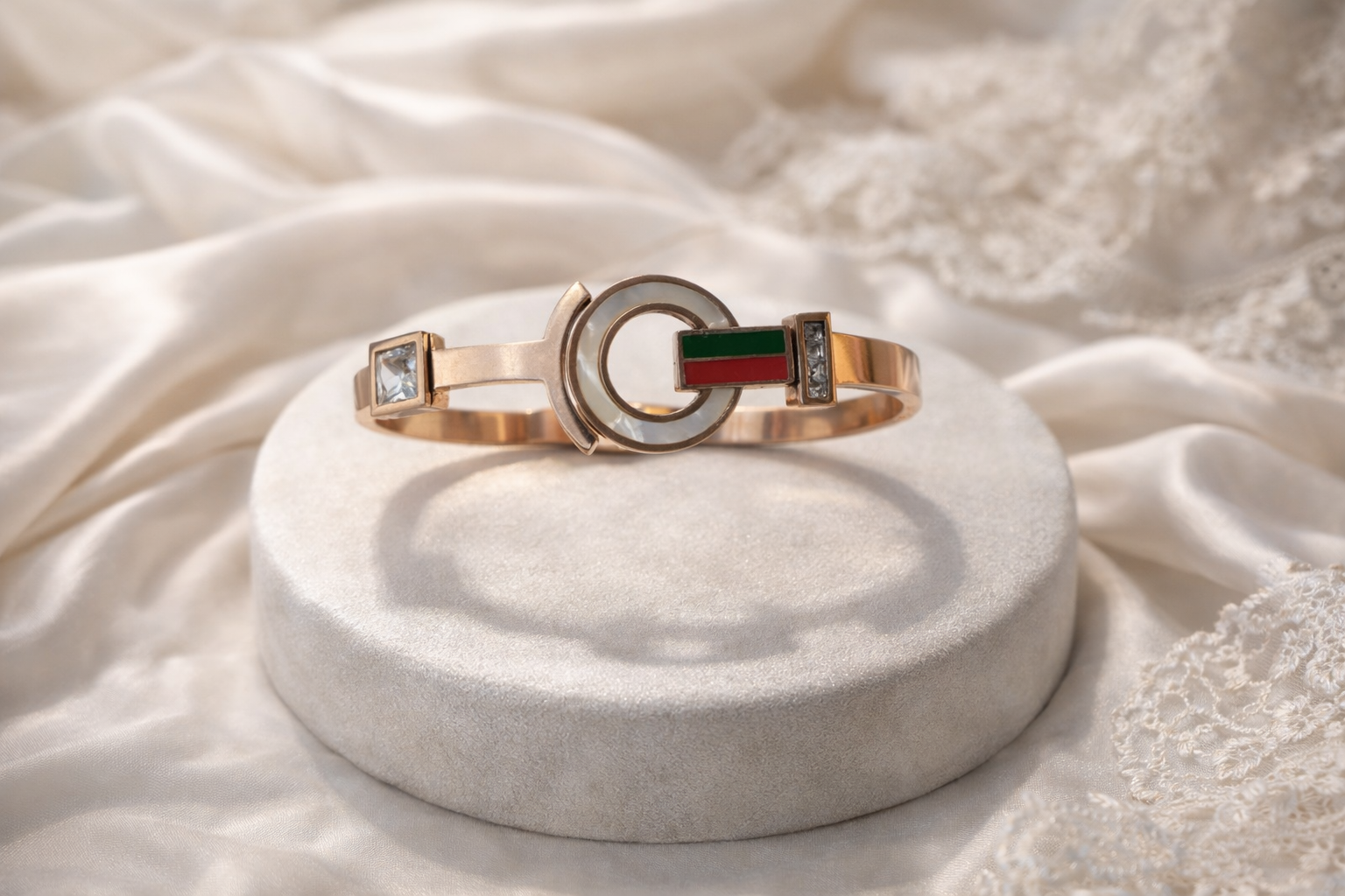 Gucci Design Bracelet for Women