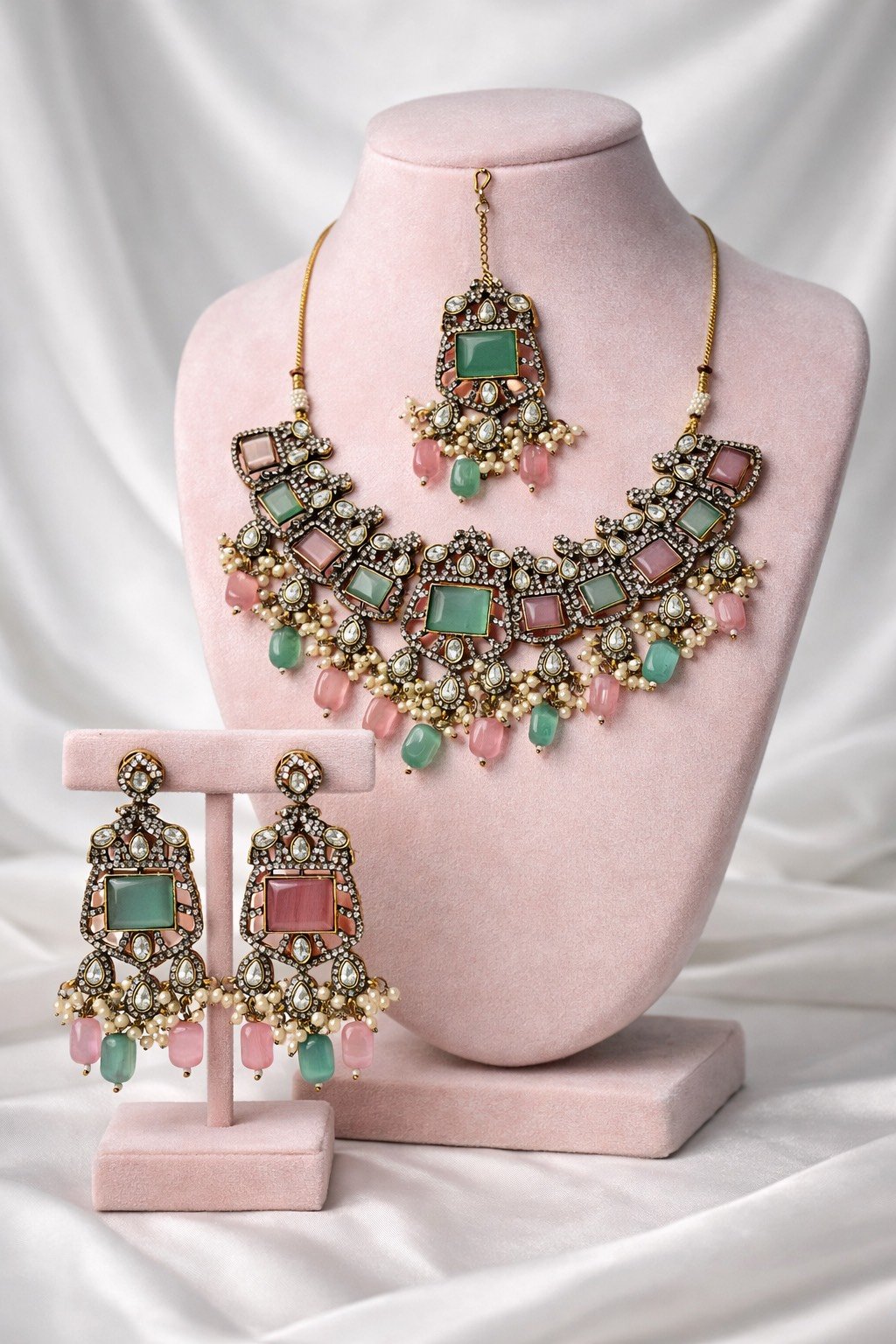 Traditional Kundan Style Multicolor Stone Choker Necklace Set with Earrings & Maang Tikka for Women